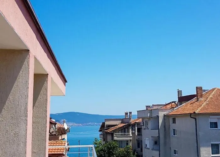 Гостьовий будинок далия - Несебир