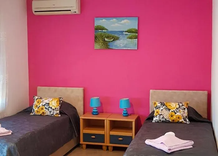 Гостьовий будинок далия - Несебир